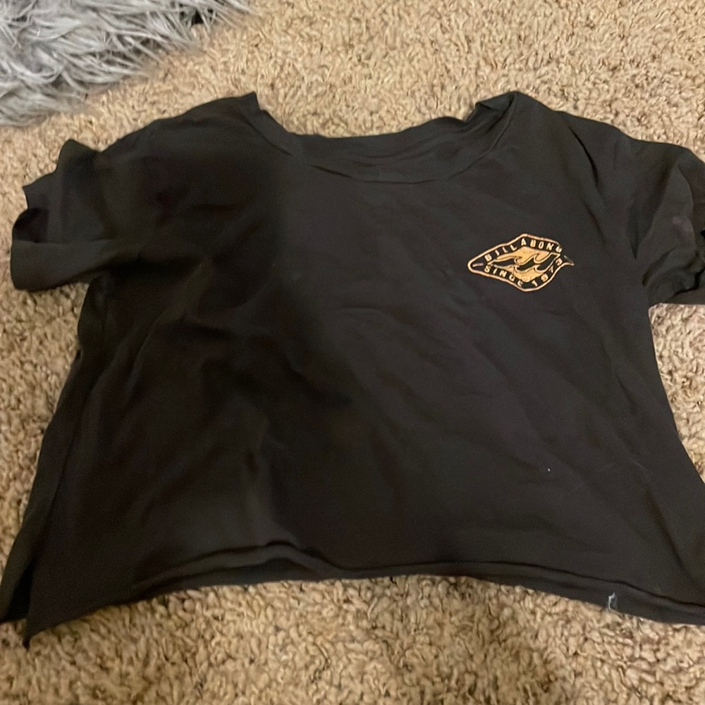 Billabong black cropped tee